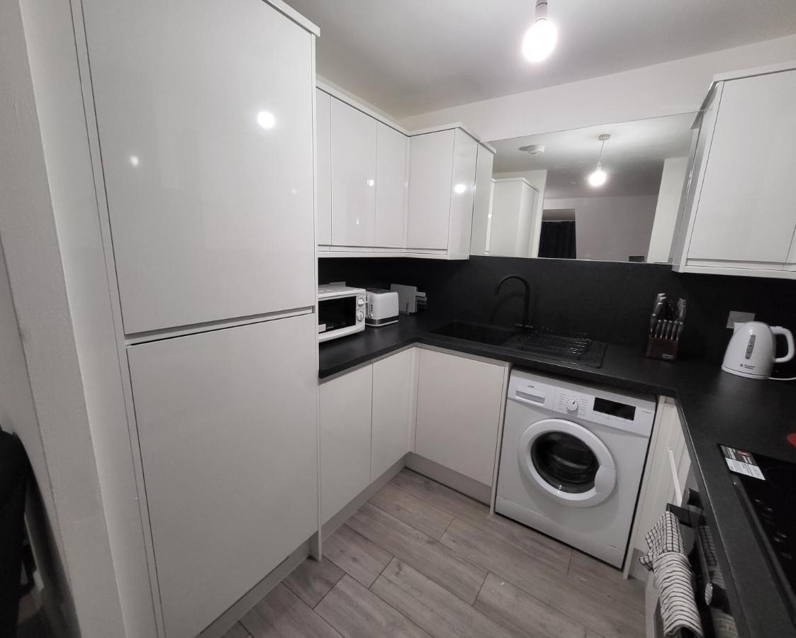 Garland Modern 2 Bedroom Apartment With Parking London Plumstead  Exteriör bild