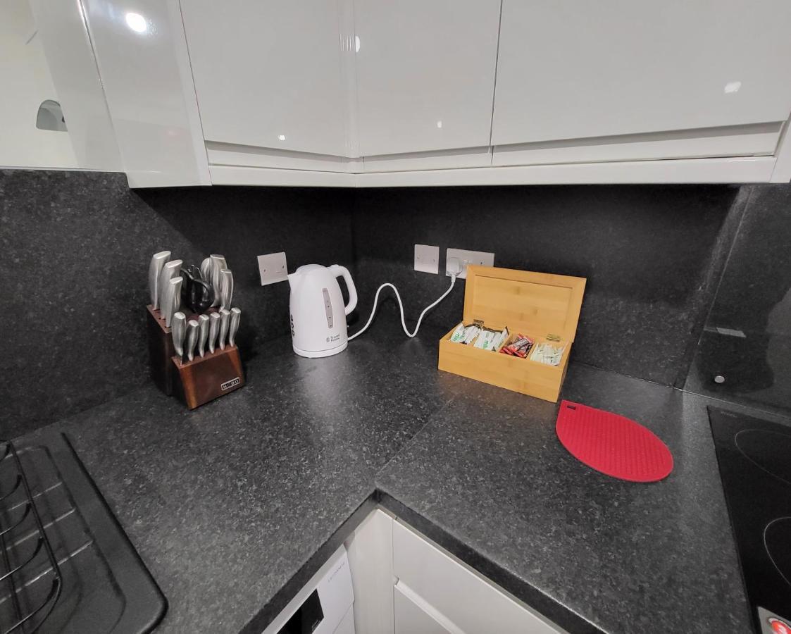 Garland Modern 2 Bedroom Apartment With Parking London Plumstead  Exteriör bild