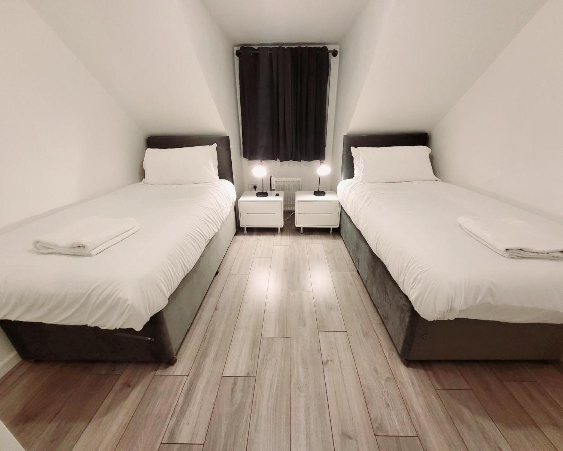 Garland Modern 2 Bedroom Apartment With Parking London Plumstead  Exteriör bild