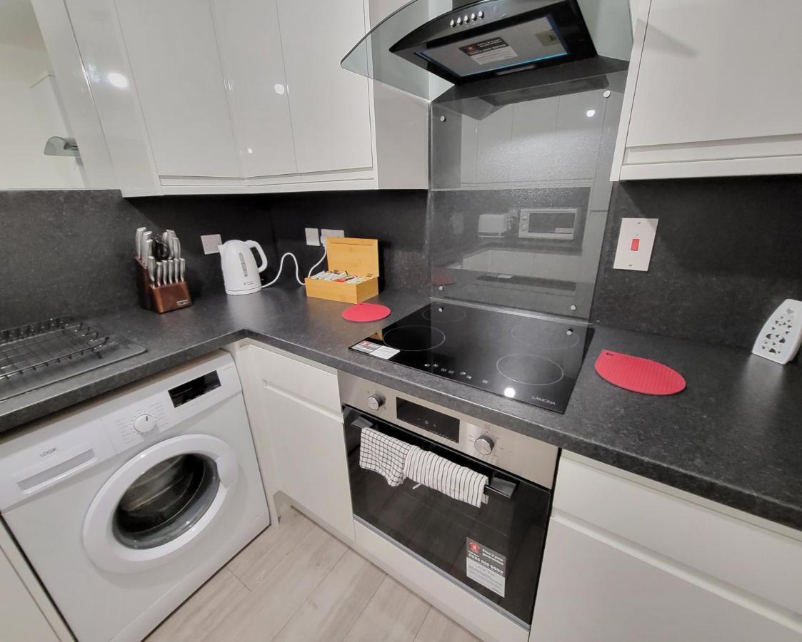 Garland Modern 2 Bedroom Apartment With Parking London Plumstead  Exteriör bild