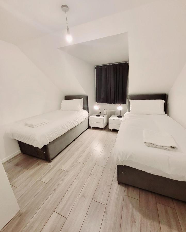Garland Modern 2 Bedroom Apartment With Parking London Plumstead  Exteriör bild